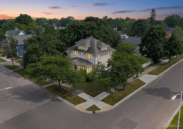 5th image of 1725 S 1St Ave, Escanaba, MI 49829 | MLS# 50218017