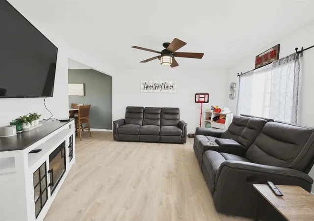 Photo 2 of Sale Pending at 8257 Lockerbie Dr, Parma, MI 49269 | MLS# 70521338 | Listing updated on 2026-10-01