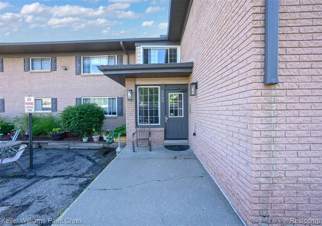 Photo 3 of Condo for sale at 2309 Walton Blvd #36, Rochester Hills, MI 48309 1464 | MLS# 61004864 | Listing updated on 2026-10-11