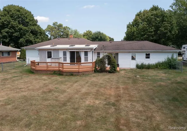 3rd image of 1225 Genella St, Waterford, MI 48328 | MLS# 61019543