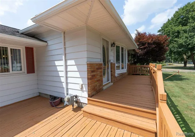 4th image of 1225 Genella St, Waterford, MI 48328 | MLS# 61019543