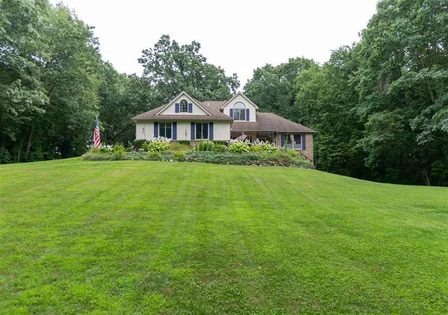 Photo 1 of Single family home for sale at 2589 Fisk Rd, Howell, MI 48843 | MLS# 70554584 | Listing updated on 2026-09-03