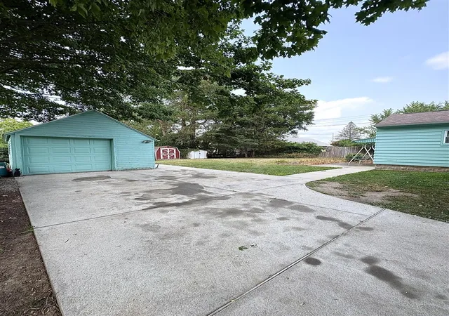 Photo 3 of Single family home for sale at 7556 Church St, Swartz Creek, MI 48473 | MLS# 70548412 | Listing updated on 2026-09-09