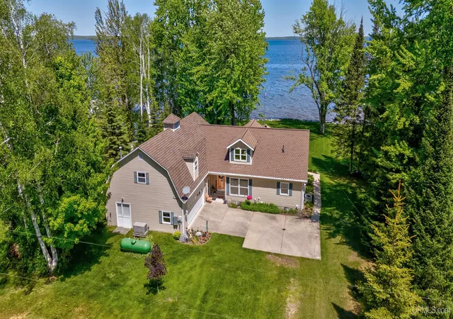 Homes for sale in Germfask, MI | W19105 Diller Rd, Germfask, MI 49836 | MLS# 50210158