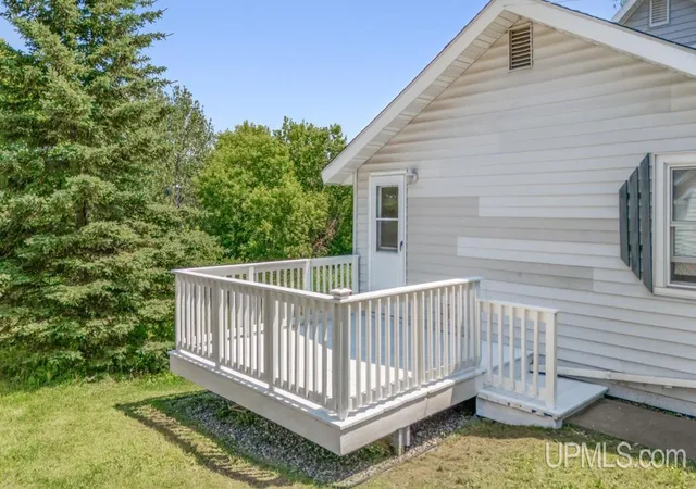 Homes for sale in Iron Mountain, MI | 801 N Kimberly Ave, Iron Mountain, MI 49801 | MLS# 50208672