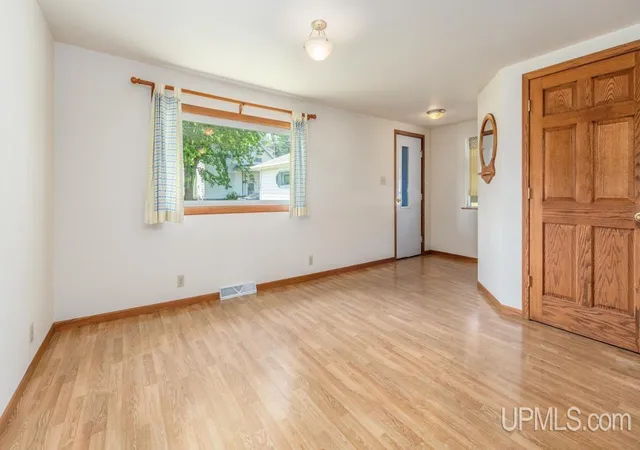 Homes for sale in Iron Mountain, MI | 801 N Kimberly Ave, Iron Mountain, MI 49801 | MLS# 50208672