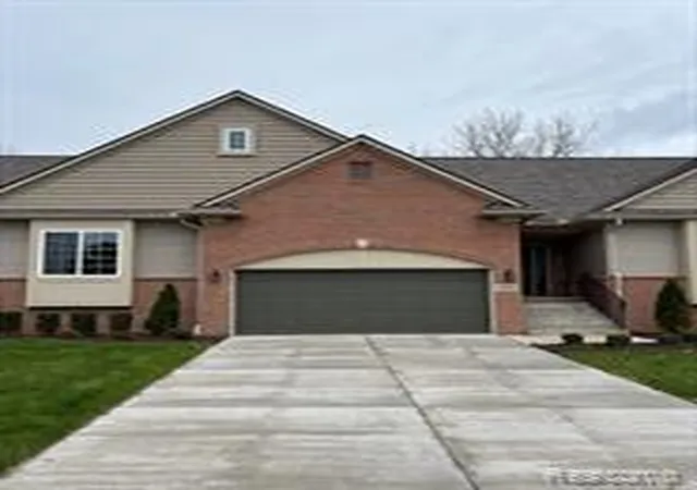 Homes for sale in White Lake, MI | 9046 Rhyan Rd, White Lake, MI 48386 | MLS# 61009775
