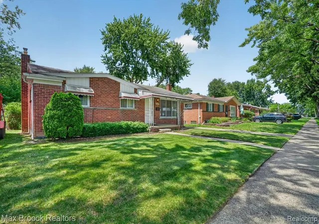 Homes for sale in Madison Heights, MI | 27659 Palmer Ln, Madison Heights, MI 48071 | MLS# 61009991