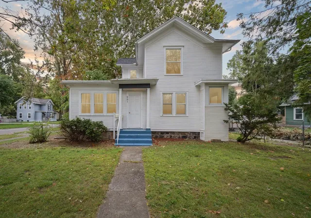 Photo 1 of Single family home for sale at 901 W Franklin St, Jackson, MI 49203 | MLS# 70554866 | Listing updated on 2026-08-28