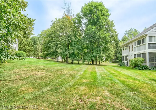 Photo 3 of Condo for sale at 12354 Saint Andrews Wy, Fenton, MI 48430 8885 | MLS# 61022936 | Listing updated on 2026-08-21