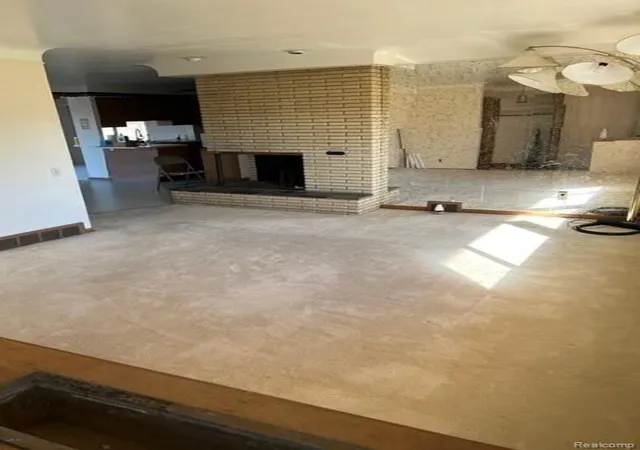 Photo 3 of Sale Pending at 31511 Beaconsfield St, Roseville, MI 48066 | MLS# 40259005 | Listing updated on 2025-06-20