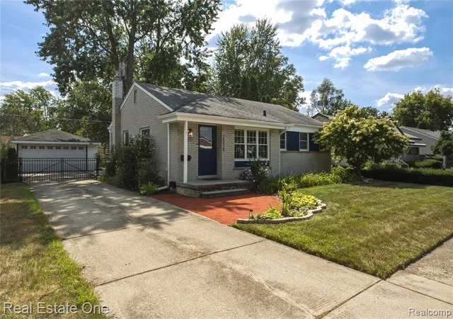 Photo 2 of Single family home for sale at 29929 Orangelawn St, Livonia, MI 48150 3034 | MLS# 61025708 | Listing updated on 2026-08-29