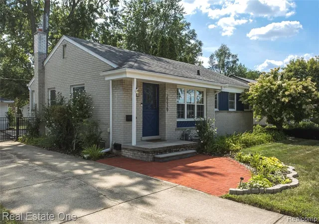 Photo 3 of Single family home for sale at 29929 Orangelawn St, Livonia, MI 48150 3034 | MLS# 61025708 | Listing updated on 2026-08-29