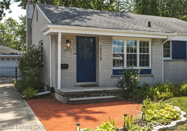 Photo 4 of Single family home for sale at 29929 Orangelawn St, Livonia, MI 48150 3034 | MLS# 61025708 | Listing updated on 2026-08-29