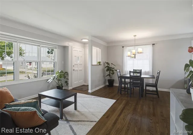 Photo 5 of Single family home for sale at 29929 Orangelawn St, Livonia, MI 48150 3034 | MLS# 61025708 | Listing updated on 2026-08-29