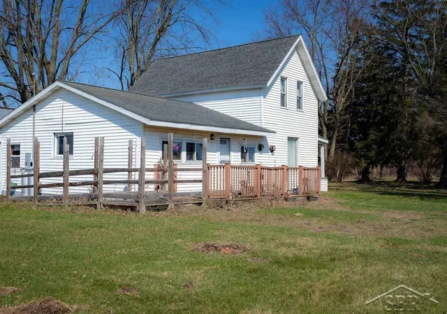3rd image of 18025 Grabowski Rd, Saint Charles, MI 48655 | MLS# 50212754