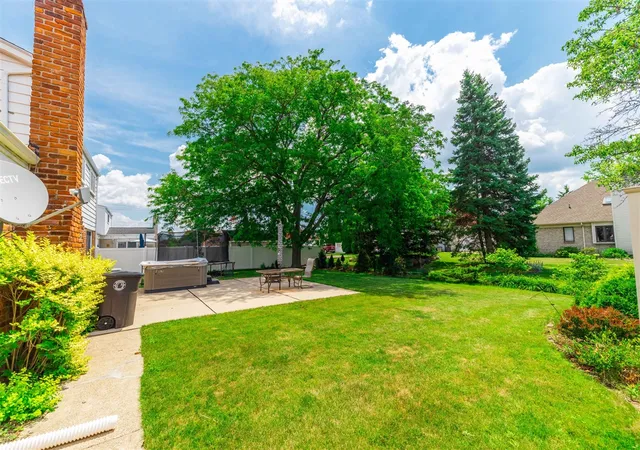 Homes for sale in Riverview, MI | 15661 Cumberland St, Riverview, MI 48193 | MLS# 70545160