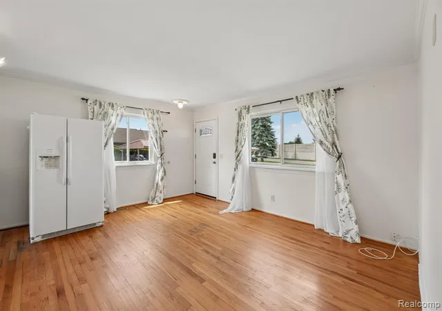 Photo 4 of Condo for sale at 8401 18 Mile Rd #112, Sterling Heights, MI 48313 3051 | MLS# 61007409 | Listing updated on 2026-09-26