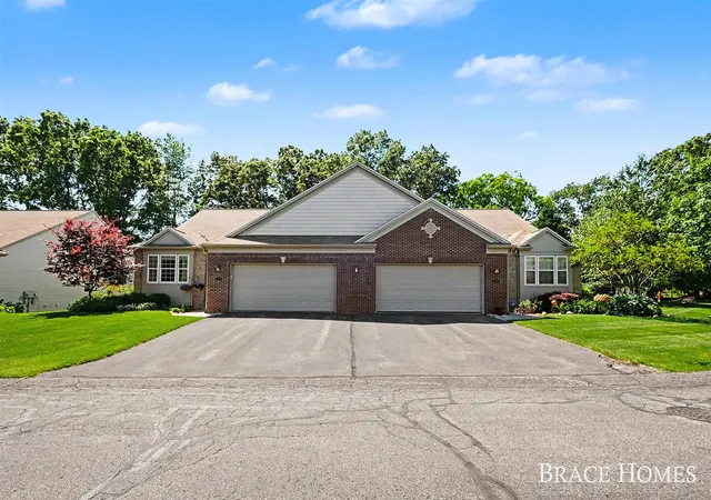 2nd image of 2902 Woodridge Cir, Grand Rapids, MI 49525 | MLS# 70539176