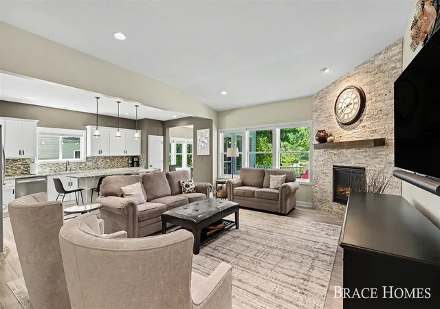 4th image of 2902 Woodridge Cir, Grand Rapids, MI 49525 | MLS# 70539176