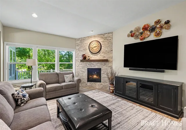 5th image of 2902 Woodridge Cir, Grand Rapids, MI 49525 | MLS# 70539176