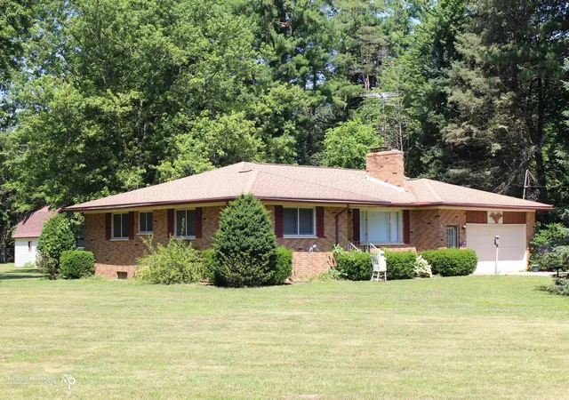 Homes for sale in Montrose, MI | 10483 Elms Rd, Montrose, MI 48457 | MLS# 50214136