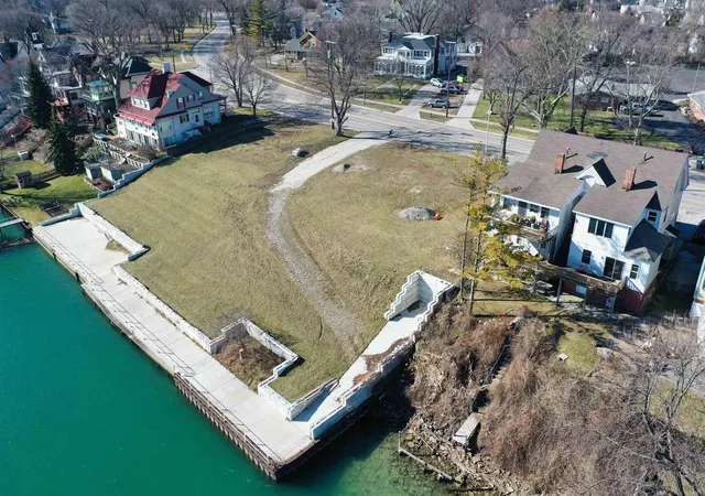 4th image of 2444 Military St, Port Huron, MI 48060 | MLS# 50188560