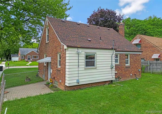 Homes for sale in Redford, MI | 12000 Bramell, Redford, MI 48239 | MLS# 61010859