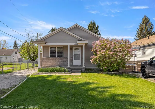 Homes for sale in Gibraltar, MI | 13230 Delavern St, Gibraltar, MI 48173 | MLS# 60998788