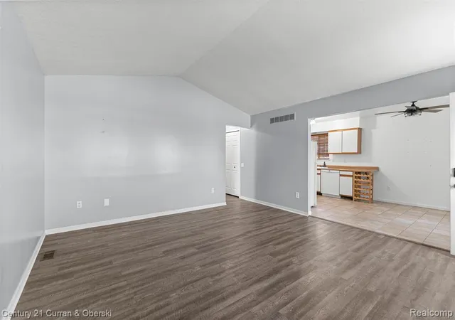 Homes for sale in Gibraltar, MI | 13230 Delavern St, Gibraltar, MI 48173 | MLS# 60998788