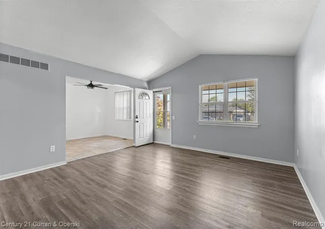 Homes for sale in Gibraltar, MI | 13230 Delavern St, Gibraltar, MI 48173 | MLS# 60998788