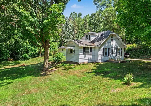 Photo 2 of Single family home for sale at 5953 Dawes Ave, Kalamazoo, MI 49048 | MLS# 70548244 | Listing updated on 2026-09-10