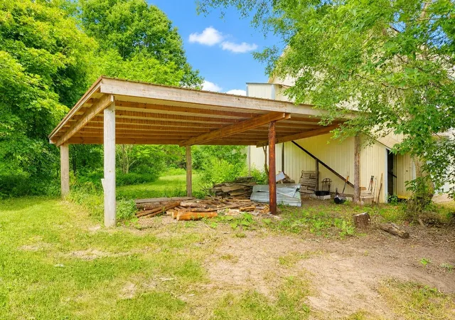 Photo 3 of Single family home for sale at 10651 N Vandecar Rd, Farwell, MI 48622 | MLS# 50216192 | Listing updated on 2026-09-22