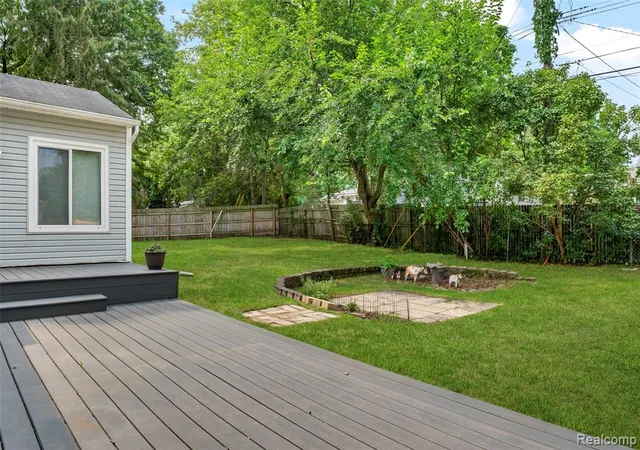 Photo 5 of Single family home for sale at 129 E Beechdale St, Commerce Township, MI 48382 | MLS# 61020962 | Listing updated on 2026-09-03