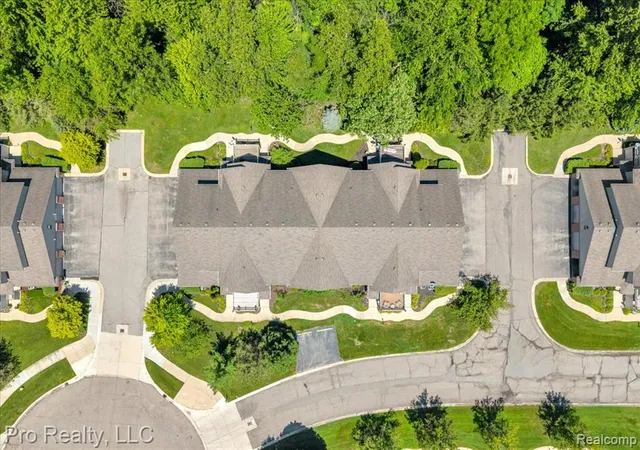 28th image of 426 Marigold Cir, Westland, MI 48185 | MLS# 61006030