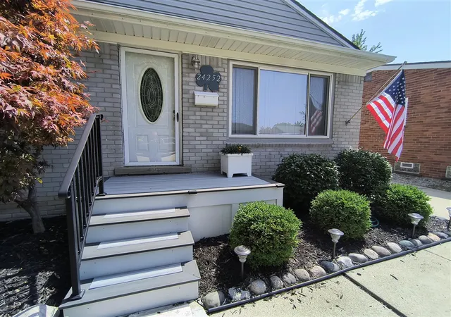Photo 3 of Single family home for sale at 24252 Johnston Ave, Eastpointe, MI 48021 | MLS# 70555025 | Listing updated on 2026-08-29