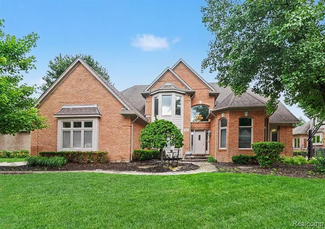 Photo 2 of Single family home for sale at 55260 Belmont Dr, Shelby Twp, MI 48315 6621 | MLS# 61003427 | Listing updated on 2026-08-27