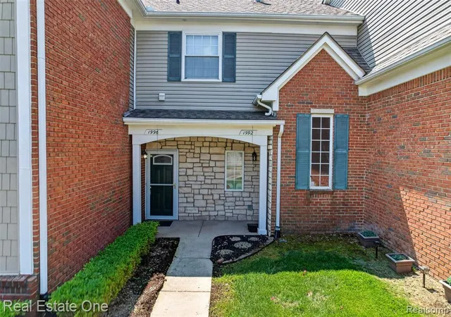 Photo 2 of Sale Pending at 1996 Monarch Dr, Shelby Township, MI 48316 | MLS# 61017442 | Listing updated on 2026-08-16