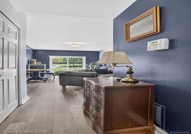 Listing Photo 4 - Condo for sale in building located at 1996 Monarch Dr, Shelby Township, MI 48316