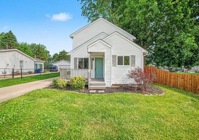 Homes for sale in Saginaw, MI | 956 Commonwealth St, Saginaw, MI 48604 | MLS# 50213493