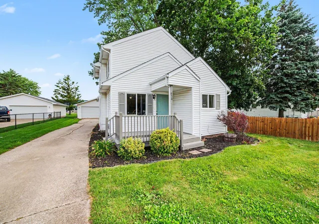Homes for sale in Saginaw, MI | 956 Commonwealth St, Saginaw, MI 48604 | MLS# 50213493