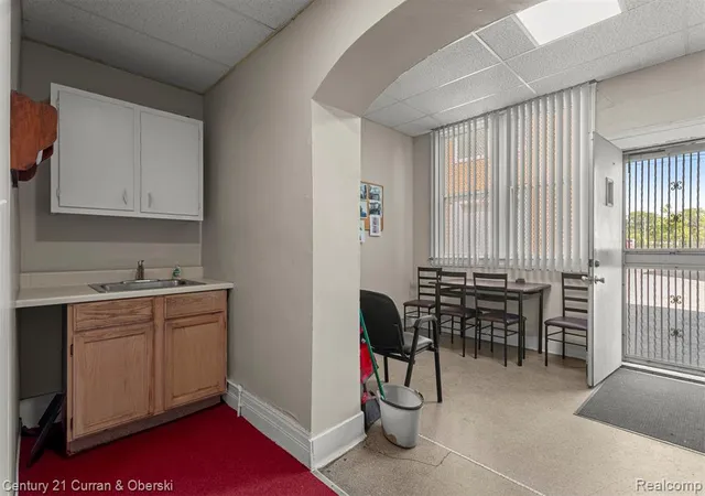 4th image of 6632 W Fort St, Detroit, MI 48209 | MLS# 60991090