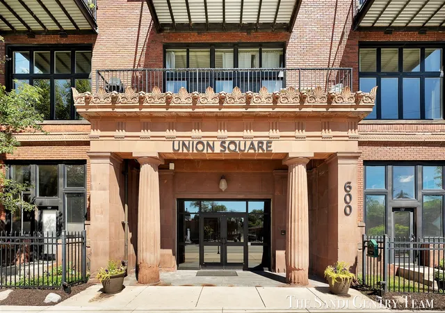 Homes for sale in Grand Rapids, MI | 600 Broadway Ave, Grand Rapids, MI 49504