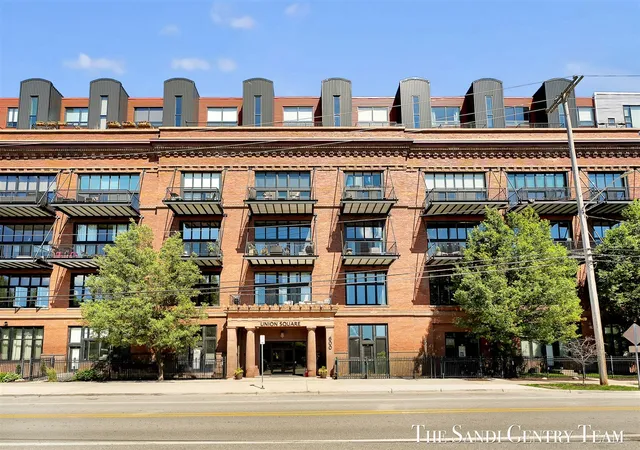 Homes for sale in Grand Rapids, MI | 600 Broadway Ave, Grand Rapids, MI 49504