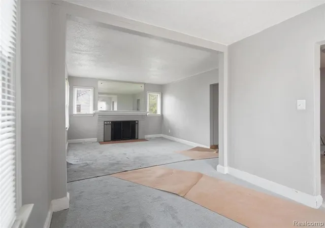 Photo 2 of Single family home for sale at 9586 Mansfield St, Detroit, MI 48227 1602 | MLS# 61009280 | Listing updated on 2026-10-09