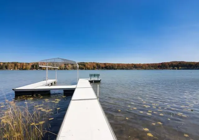 Homes for sale in Lake Leelanau, MI | 553 S Lake Shore Dr, Lake Leelanau, MI 49653 | MLS# 80069494