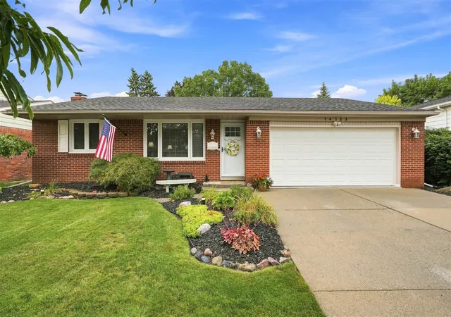 Photo 4 of Sale Pending at 14122 Hubbard St, Livonia, MI 48154 | MLS# 70554228 | Listing updated on 2026-09-02