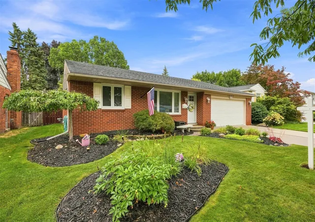 Photo 5 of Sale Pending at 14122 Hubbard St, Livonia, MI 48154 | MLS# 70554228 | Listing updated on 2026-09-02