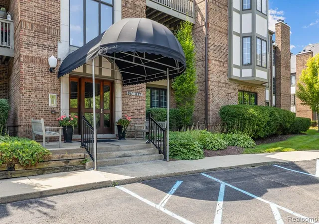 Photo 3 of Condo for sale at 822 Deer Ct, Plymouth, MI 48170 1749 | MLS# 61023928 | Listing updated on 2026-09-10