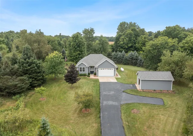 1st image of 1746 Rowden Dr, Hastings, MI 49058 | MLS# 70552459